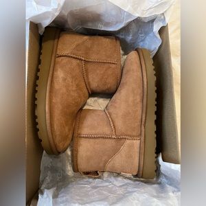 UGG Women’s Classic Mini II Boot - Chestnut